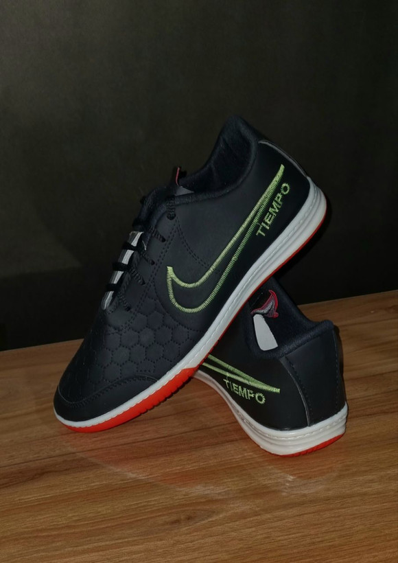 خرید کفش فوتسال بزرگ پا سایز ۴۶ و ۴۷