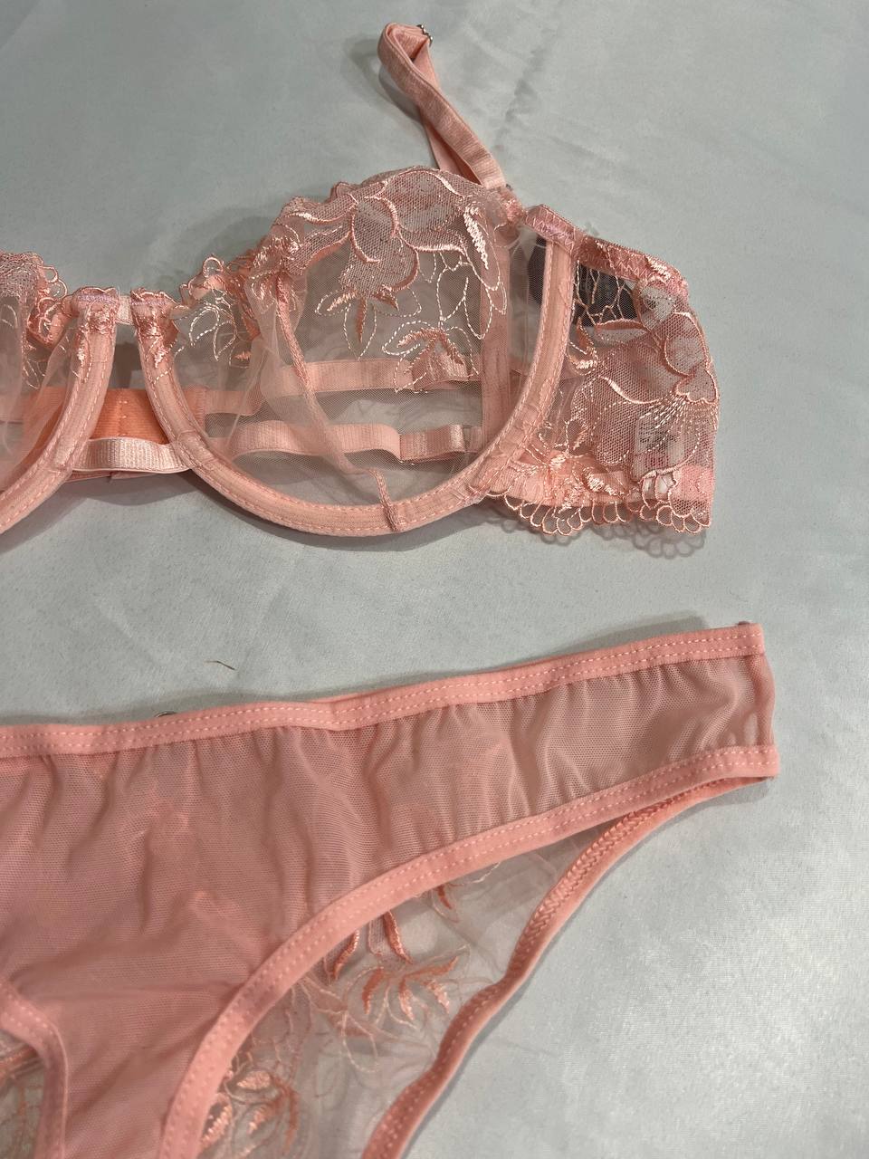 ست شورت و سوتین زنانه