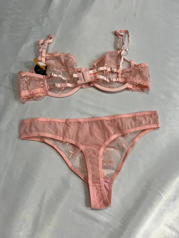 خرید شورت و سوتین