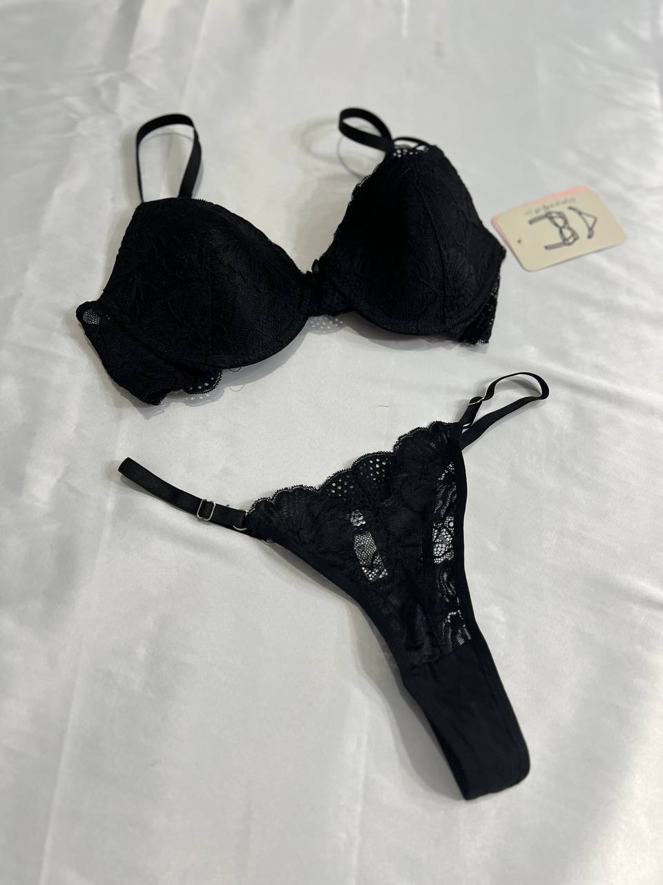 خرید ست شورت و سوتین زنانه