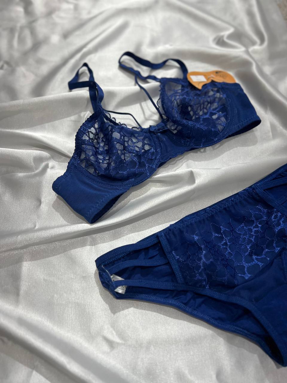 خرید لباس زیر زنانه