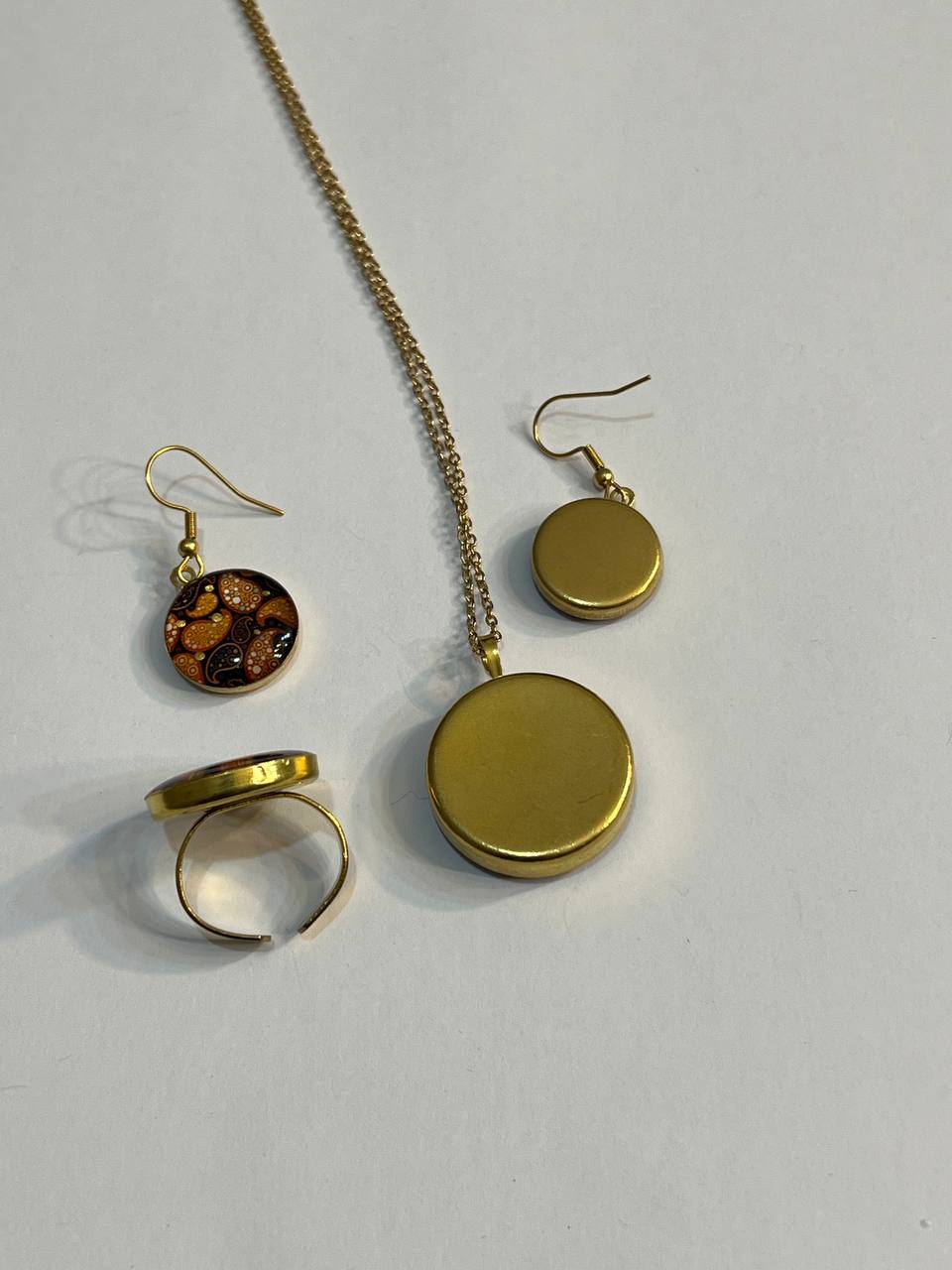 ست اکسسوری گردنبند و گوشواره و انگشتر