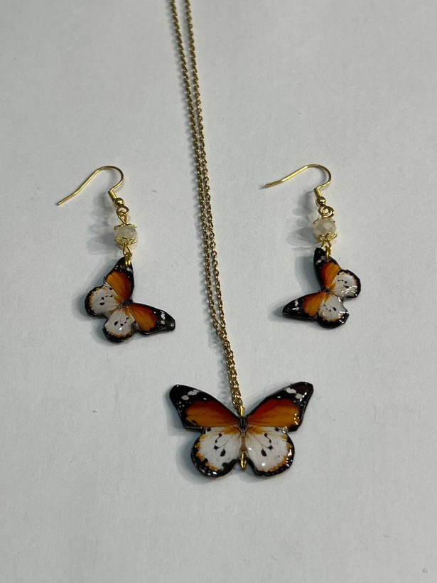 خرید ست گردنبند و گوشواره طرح پروانه