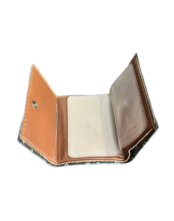 کیف پول و جاکارتی